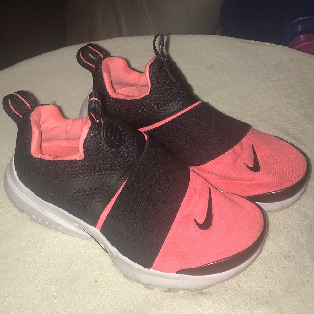 Nike Prestos (Pink and black)